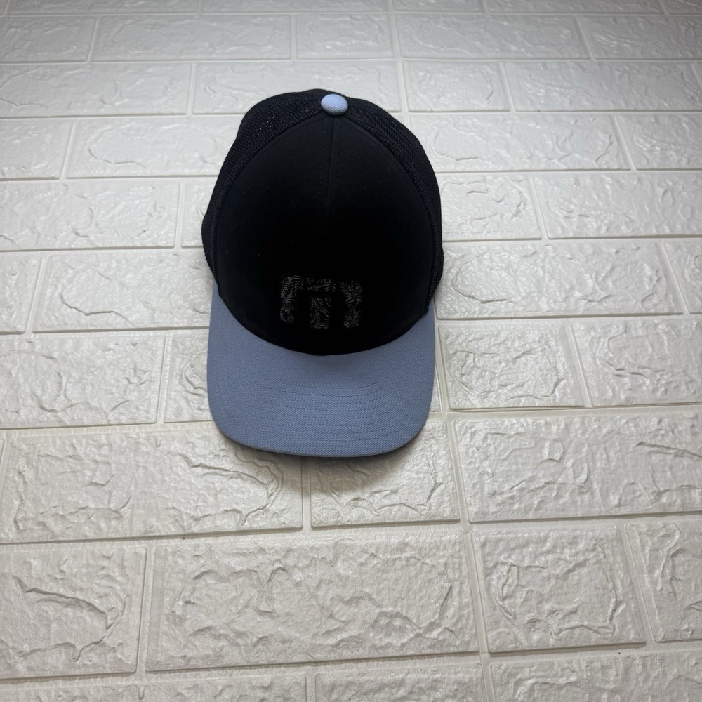 Travis Mathew Mens Golf Hat Flexfit 110 Snap Back Cap Black Grey